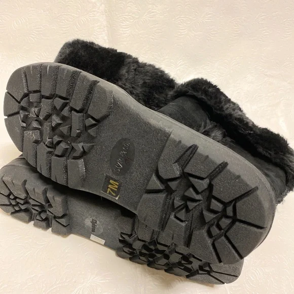 7M Witty Black suede and plush faux fur boots - Picture 5 of 5